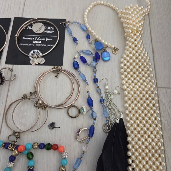 Jewelry Mixed Lot Ring Earring Necklace Bracelet Watch Silver Black Pearl 30 PC - Picture 4 of 6